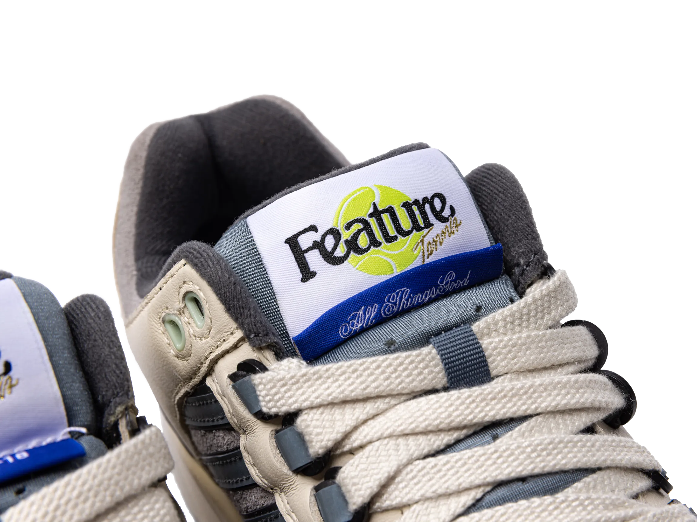 78833-204-M | SI-18 INTERNATIONAL X FEATURE | PISTACHIO SHELL/FROST GREY/MARSHMALLOW