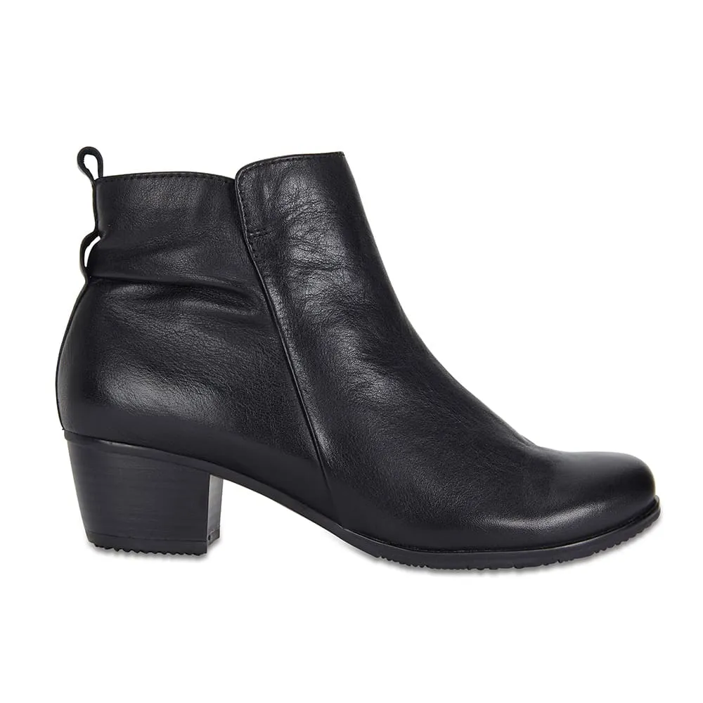 Brady Boot in Black Leather