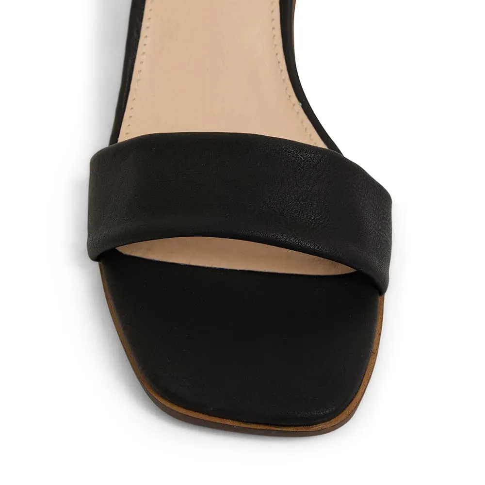 Evolve Heel in Black Smooth