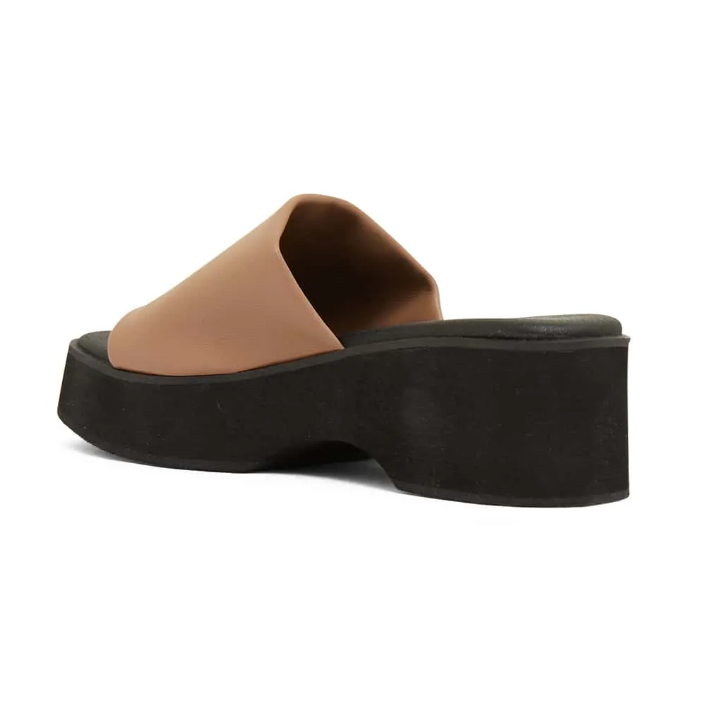 Fiasco Heel in Camel Smooth