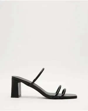 Isoka Heels In Black