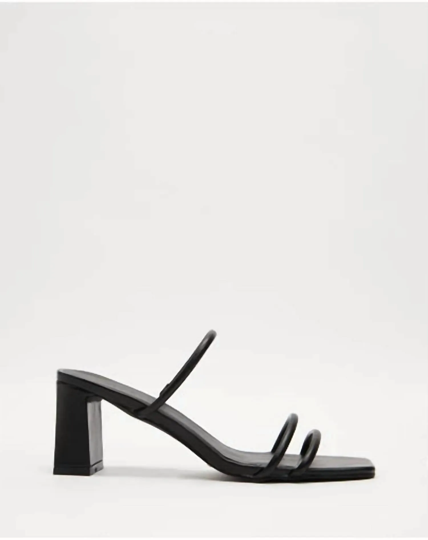 Isoka Heels In Black