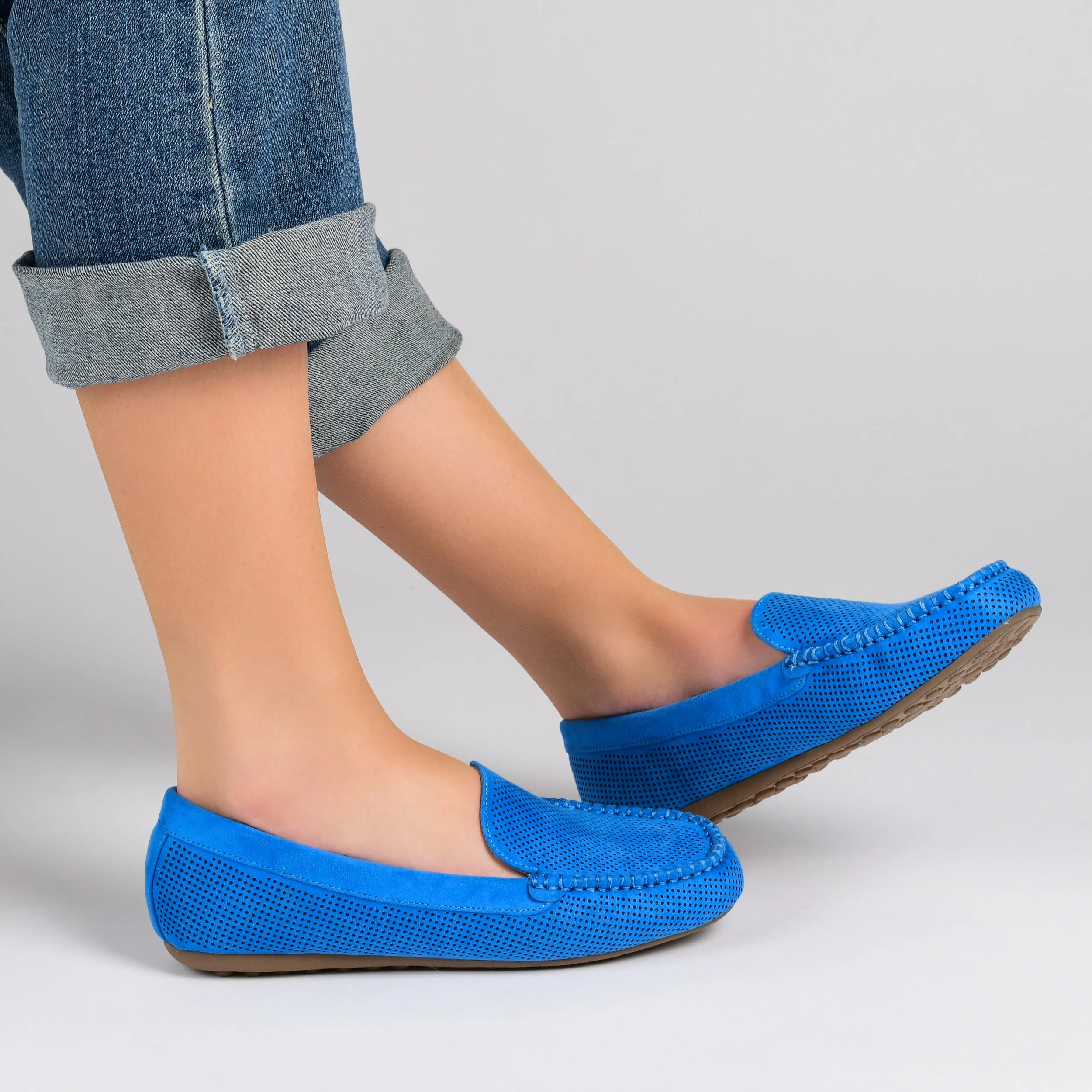 Journee Collection Women's Comfort Halsey Loafer