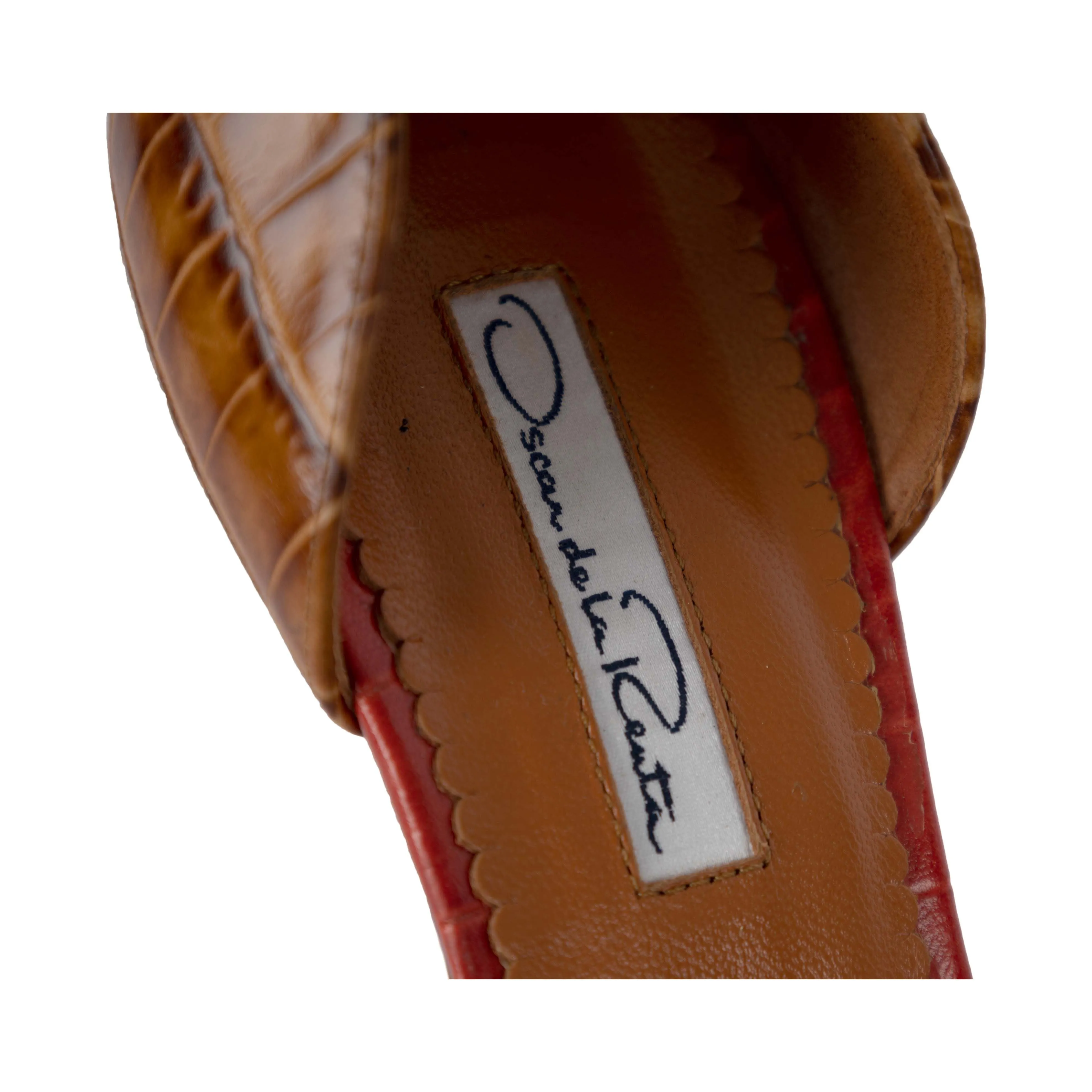 Oscar de la Renta Alligator Embossed Leather Chain Strap D'orsay Pumps