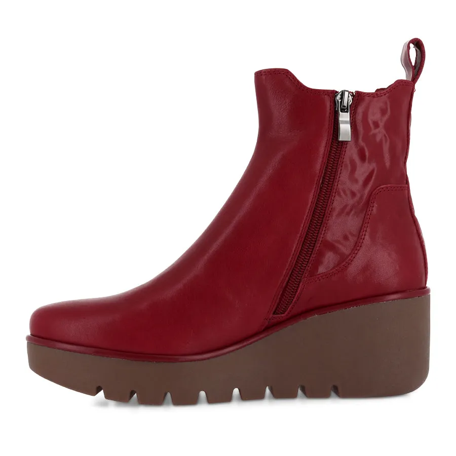 PROP - RED WRINKLE LEATHER