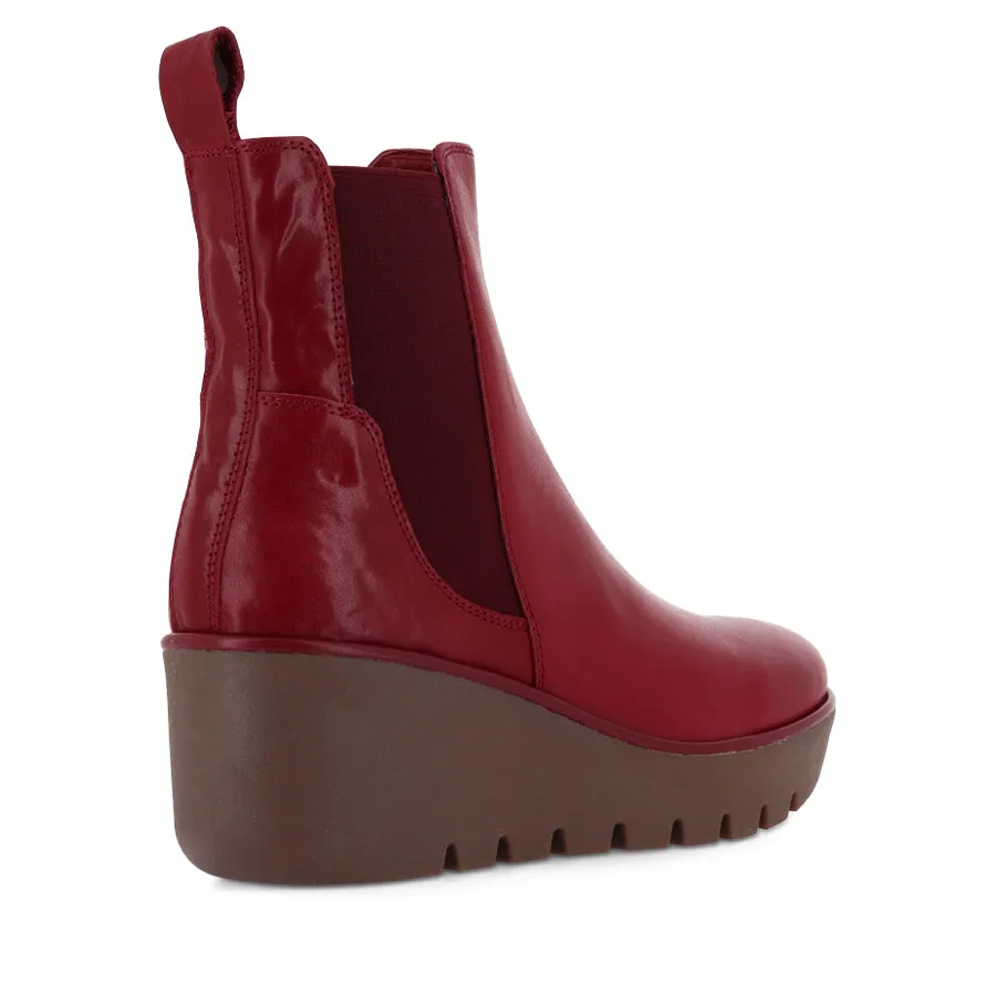 PROP - RED WRINKLE LEATHER