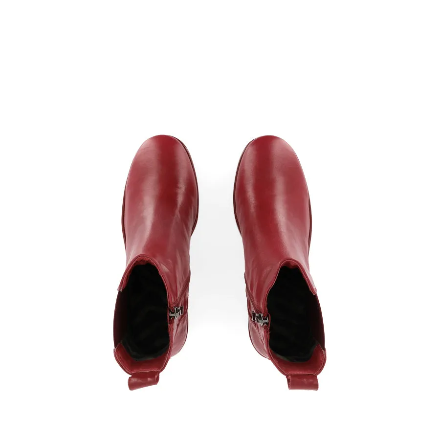 PROP - RED WRINKLE LEATHER