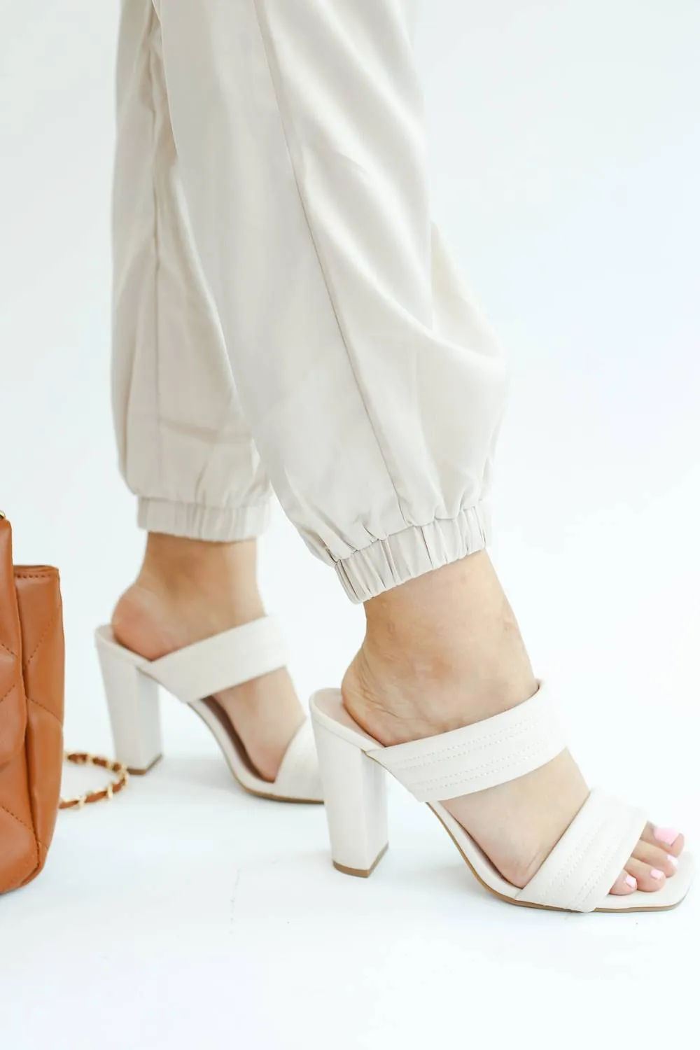 Sarah Heels In Bone