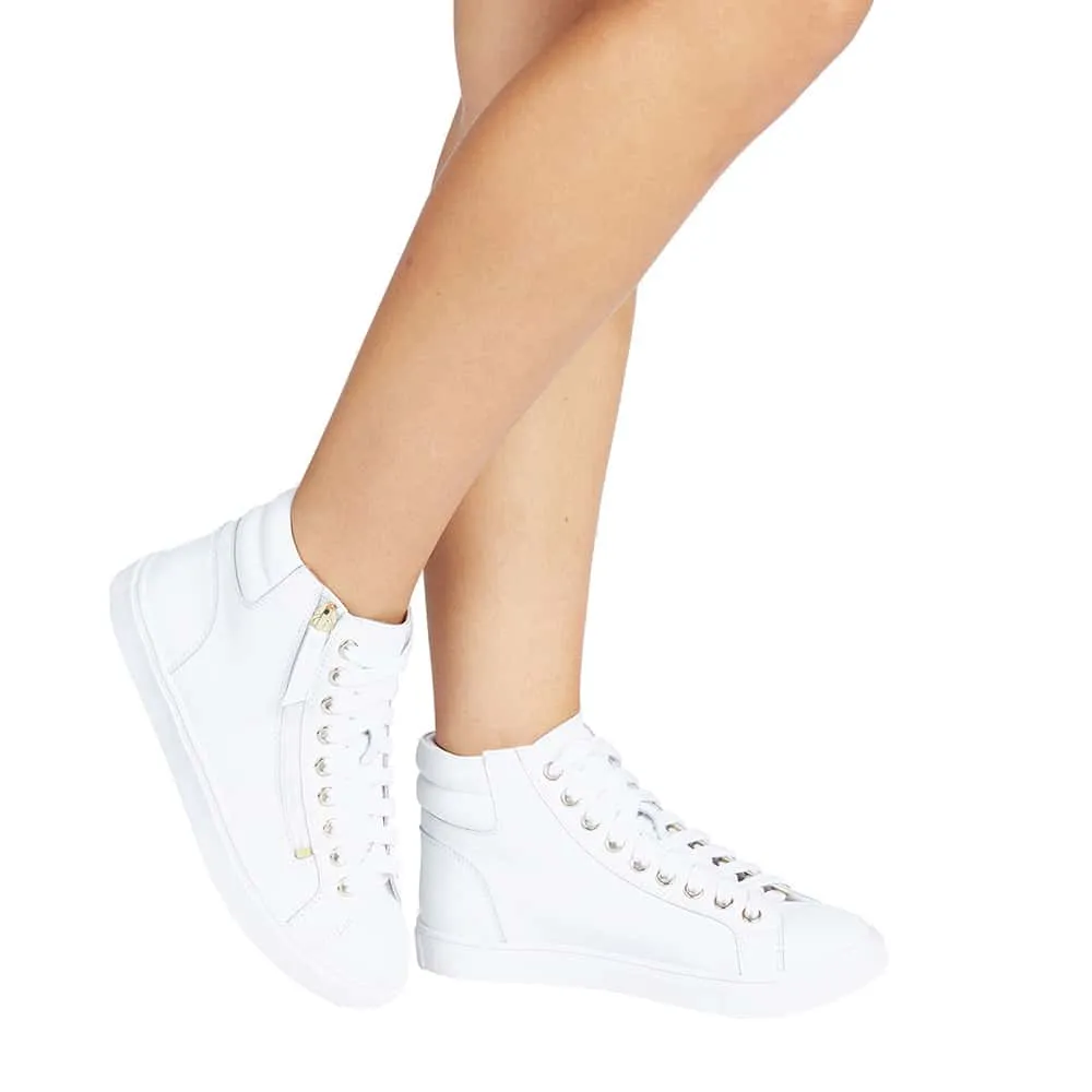 Snap Sneaker in White Leather