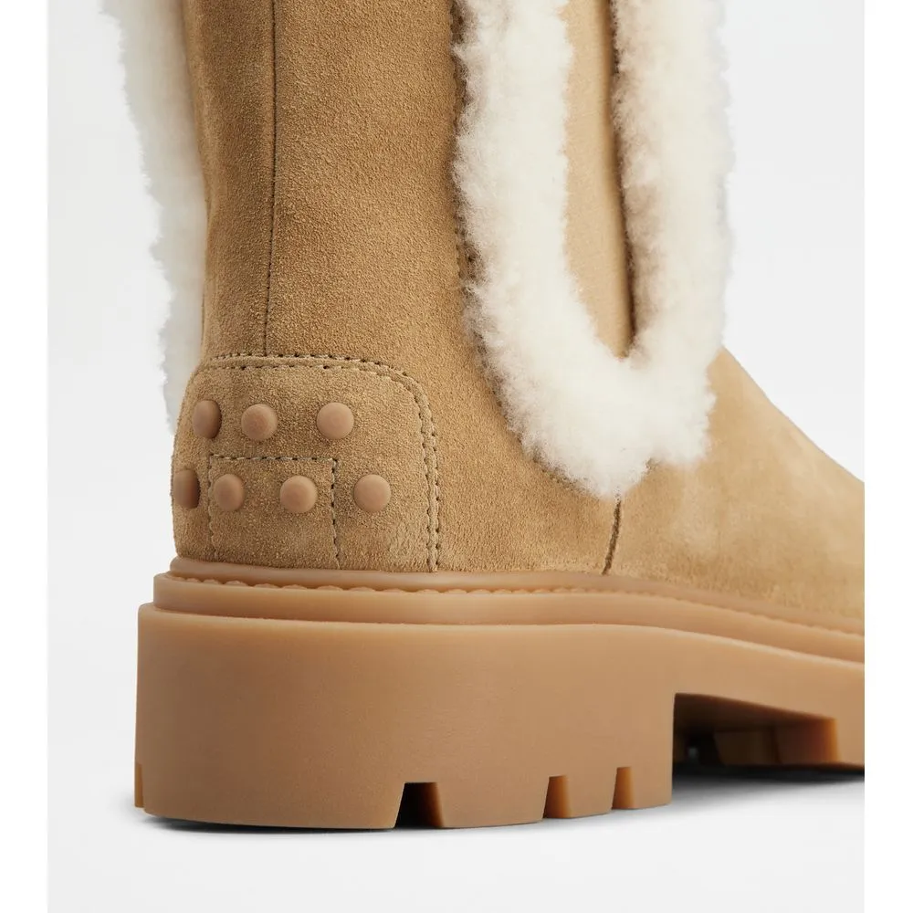 Tod's Chelsea Boots in Suede and Sheepskin