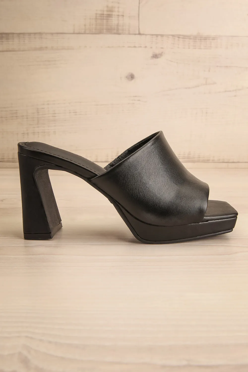 Tucana Black | Heeled Mules