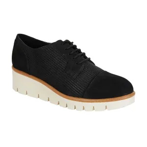 Vega Brogue in Black Nubuck
