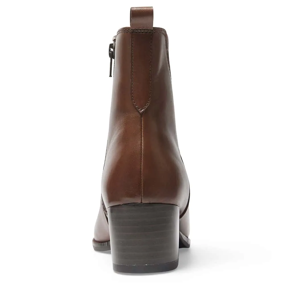 Venus Boot in Brown Leather