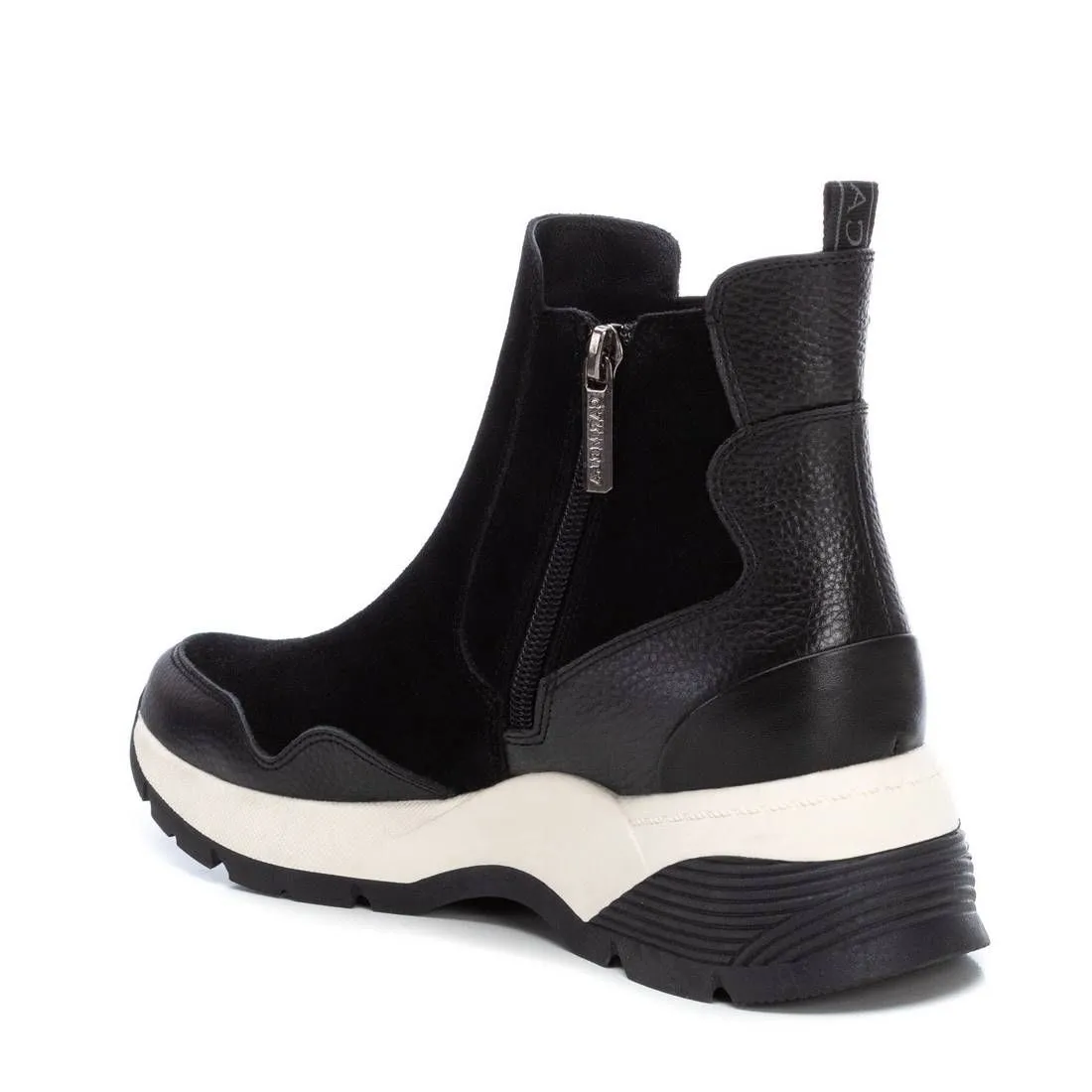 Women's Casual Booties By XTI