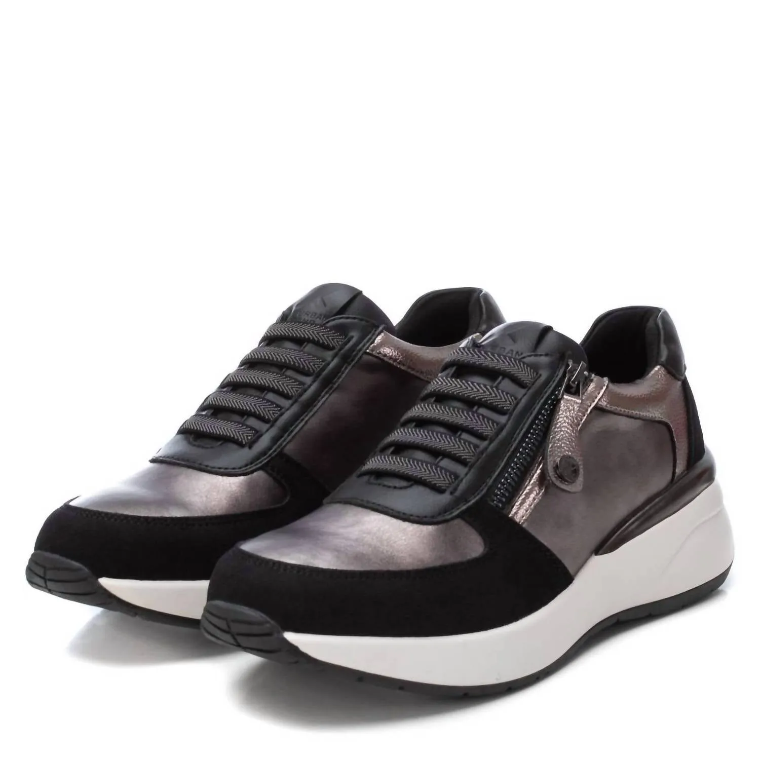 Women's Casual Sneakers In Black