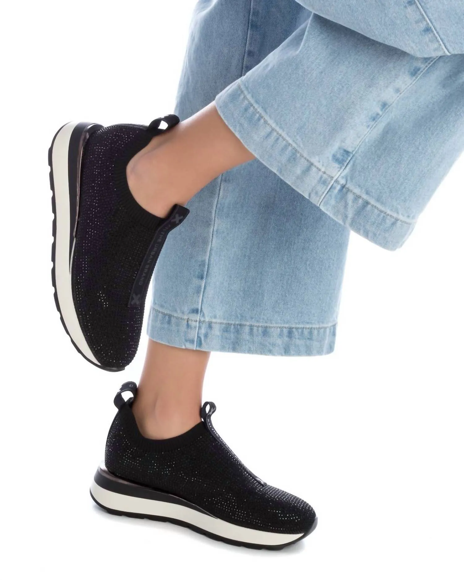Women's Casual Sneakers In Black
