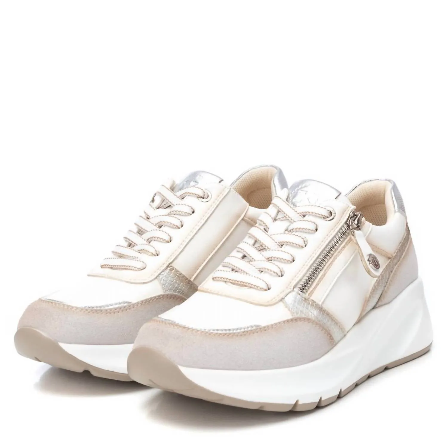Women's Casual Sneakers In White