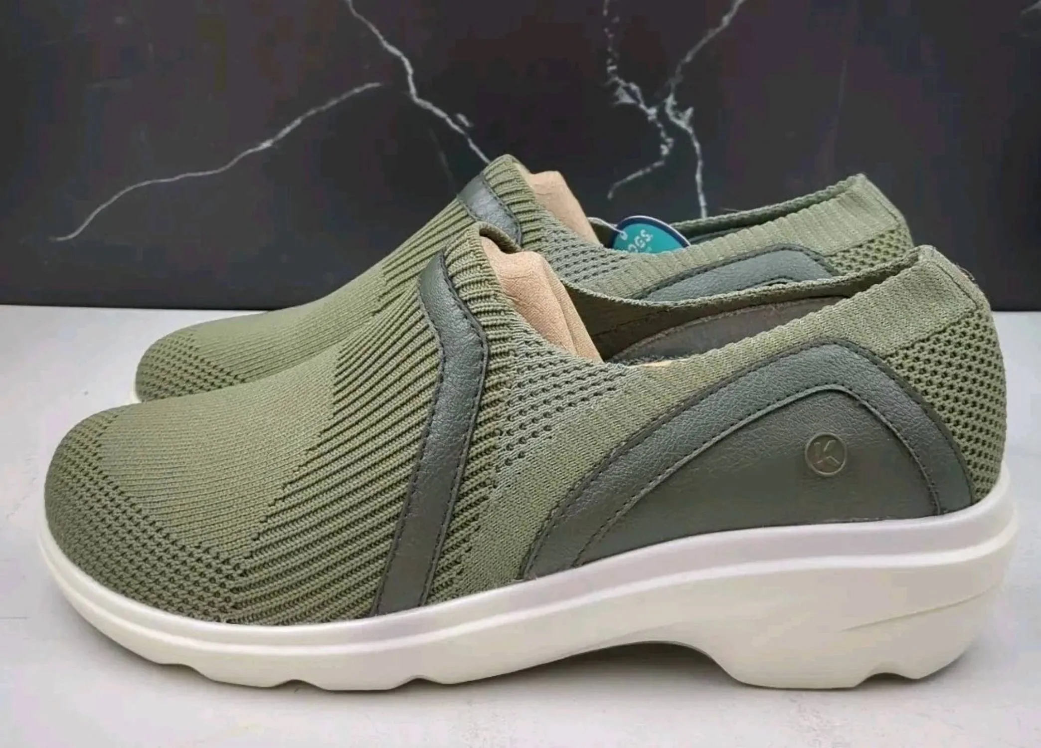 Women's Evolve Comfort Shoes In Bronze Green