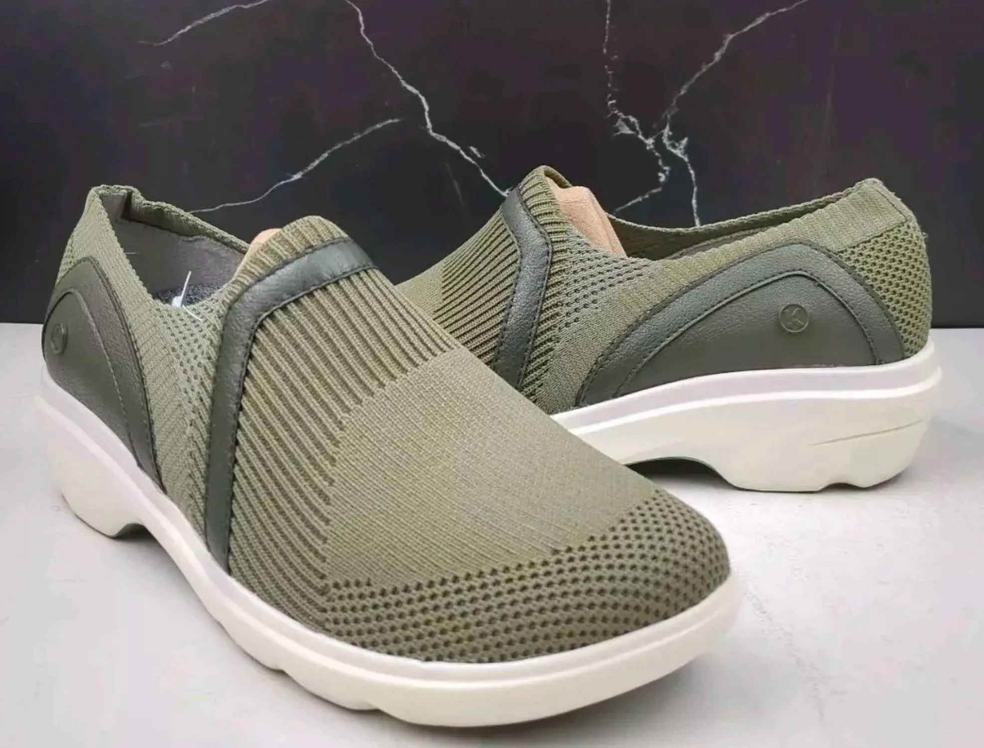 Women's Evolve Comfort Shoes In Bronze Green