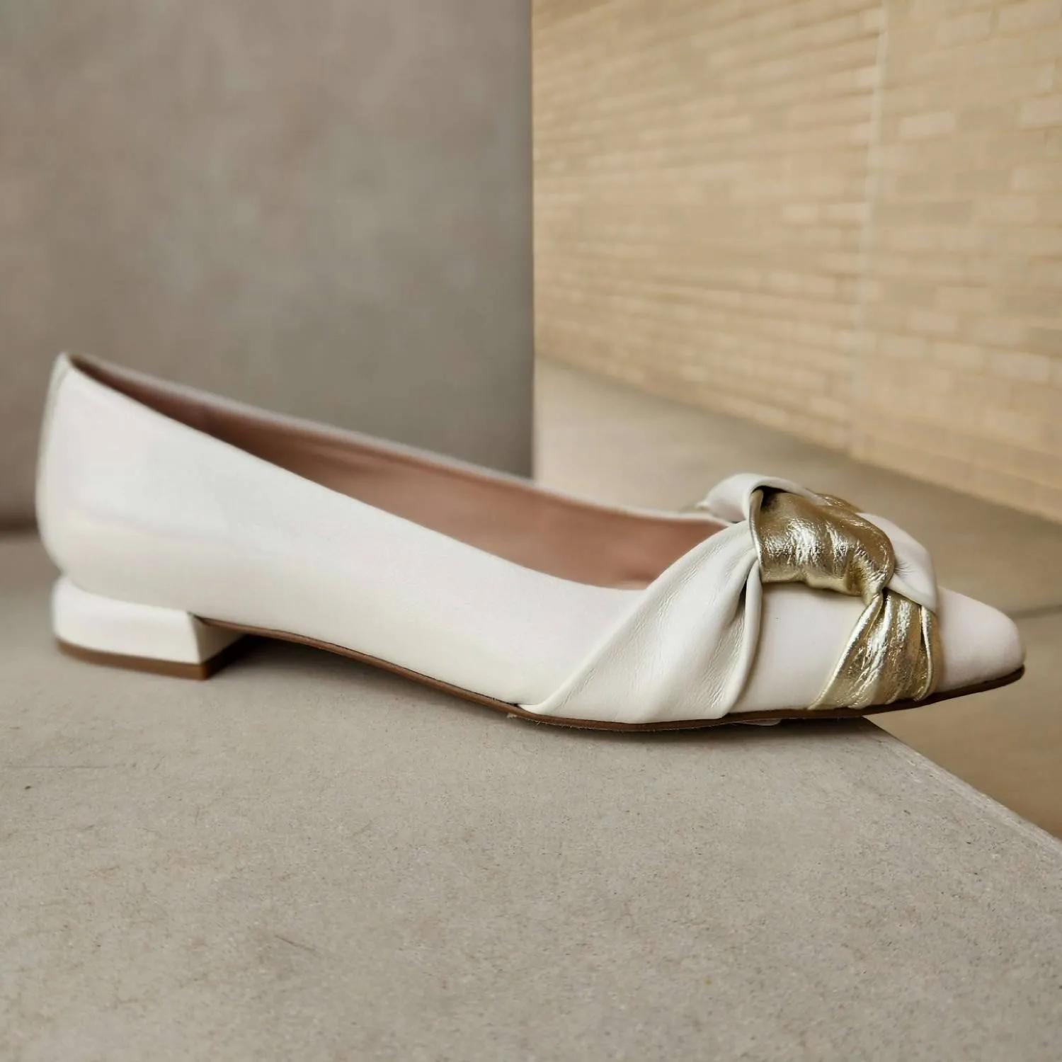 Women's Flats In White