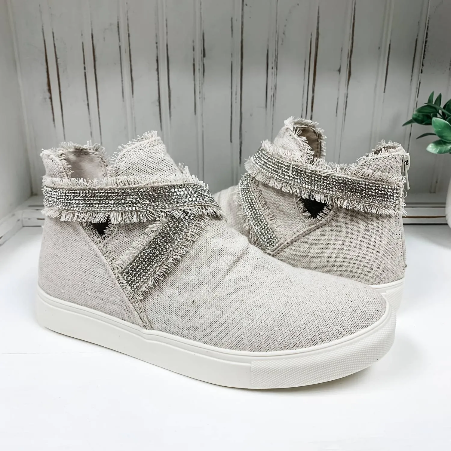 Women's Flora Sneaker In Natural