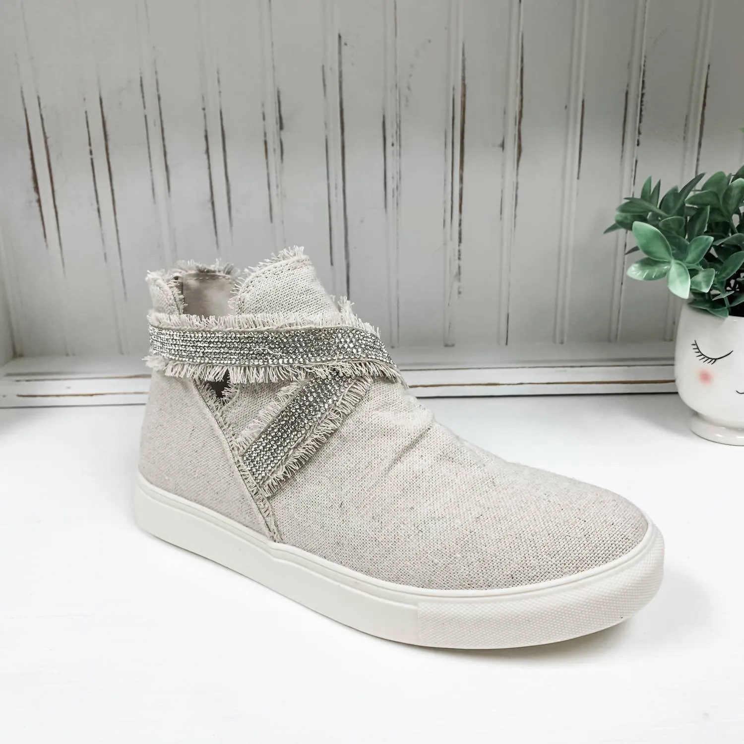 Women's Flora Sneaker In Natural