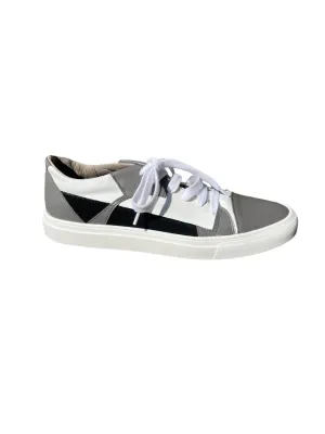 Women's Lia Sneaker In White