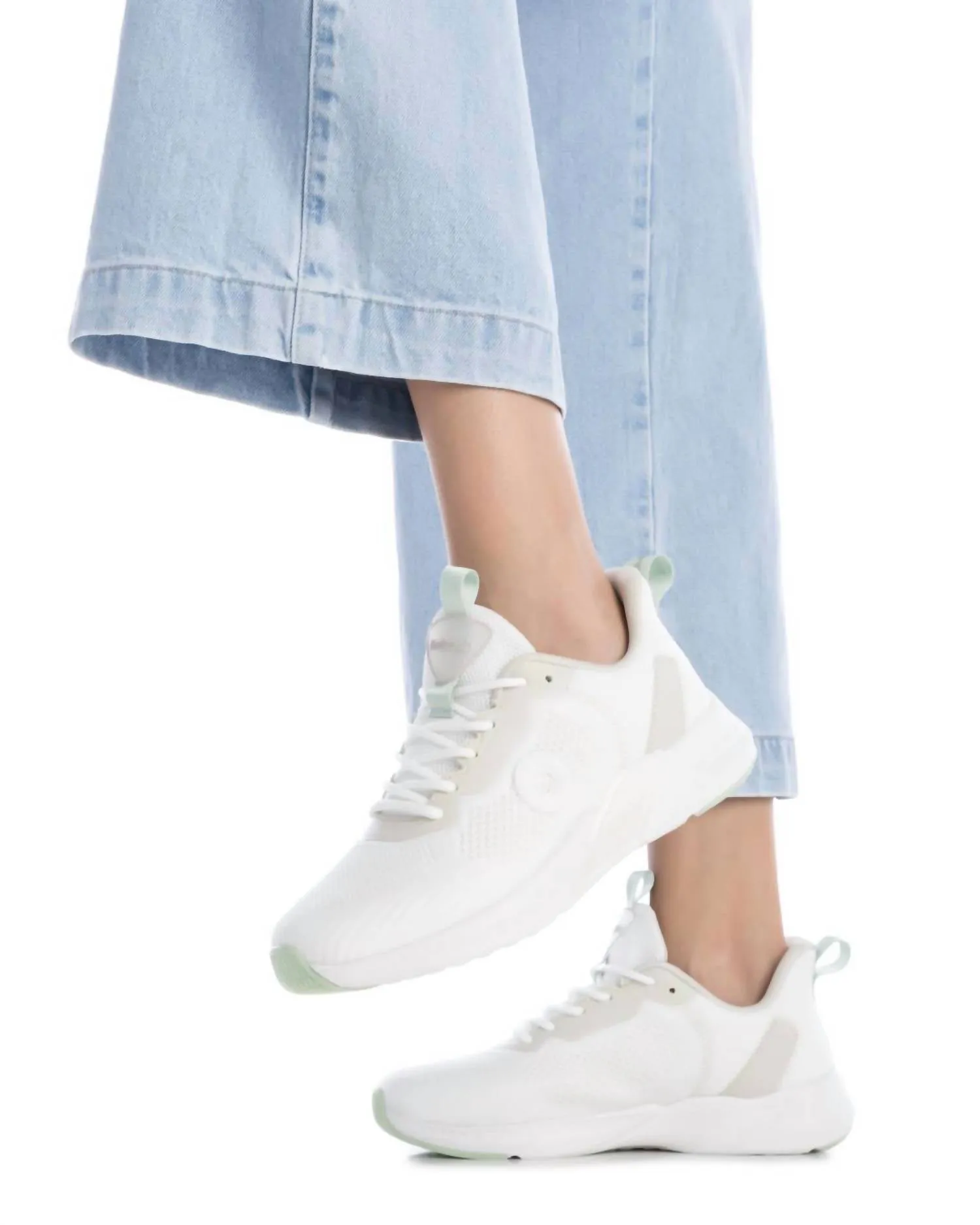 Women's Performance Comfort Sneakers In White