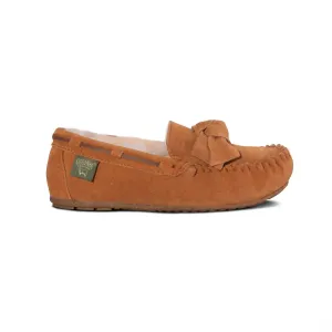 Women's Scarlet Sheepskin Moc In Chestnut