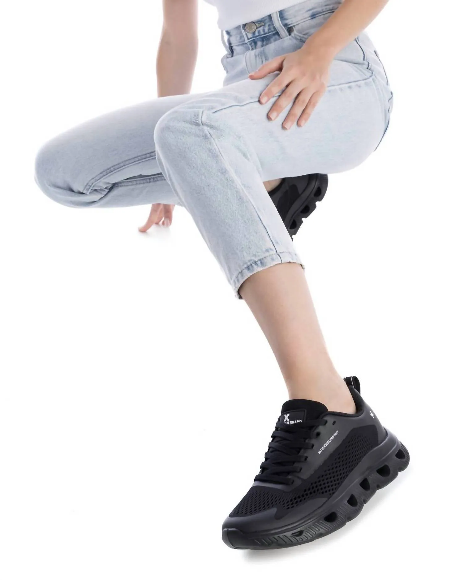 Women's Trainer Sneakers In Black
