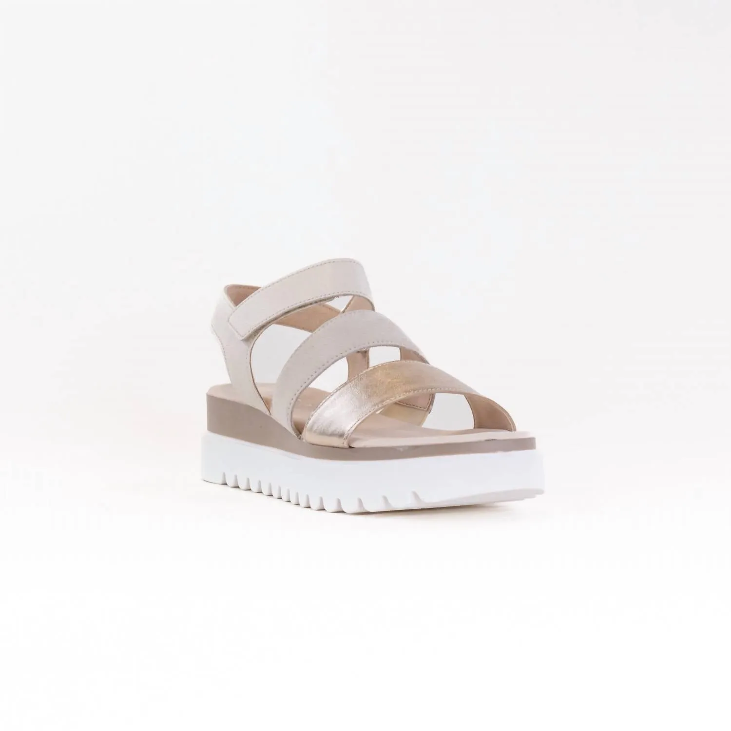 Women's Wedge Sandal In White/ Metallic