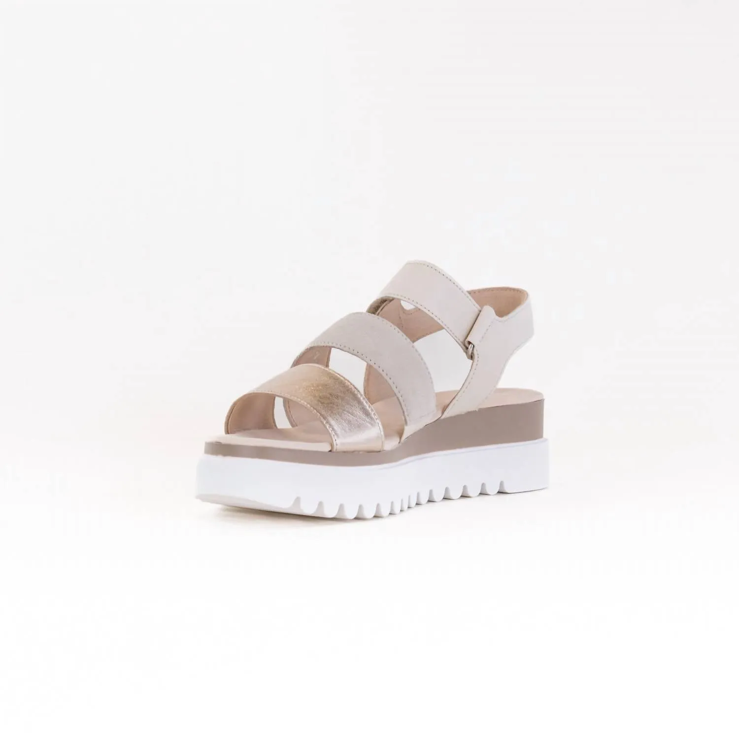 Women's Wedge Sandal In White/ Metallic