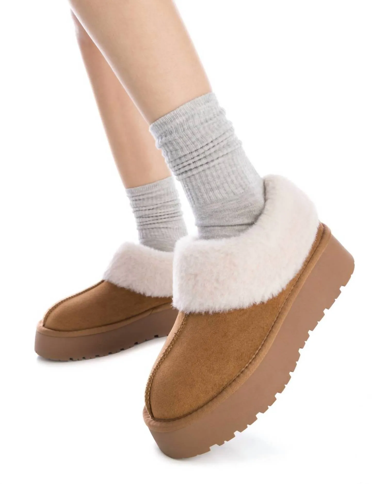 Women's Winter Suede Clogs In Camel